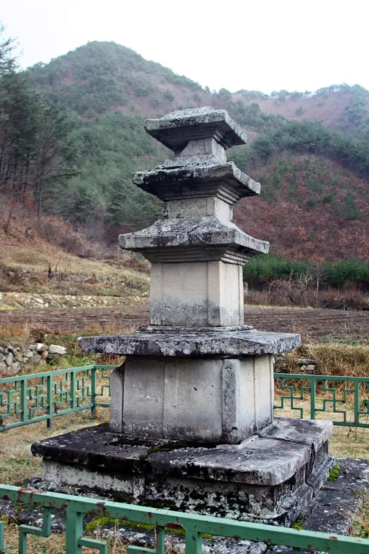 영양 용화동 삼층석탑 장소 사진